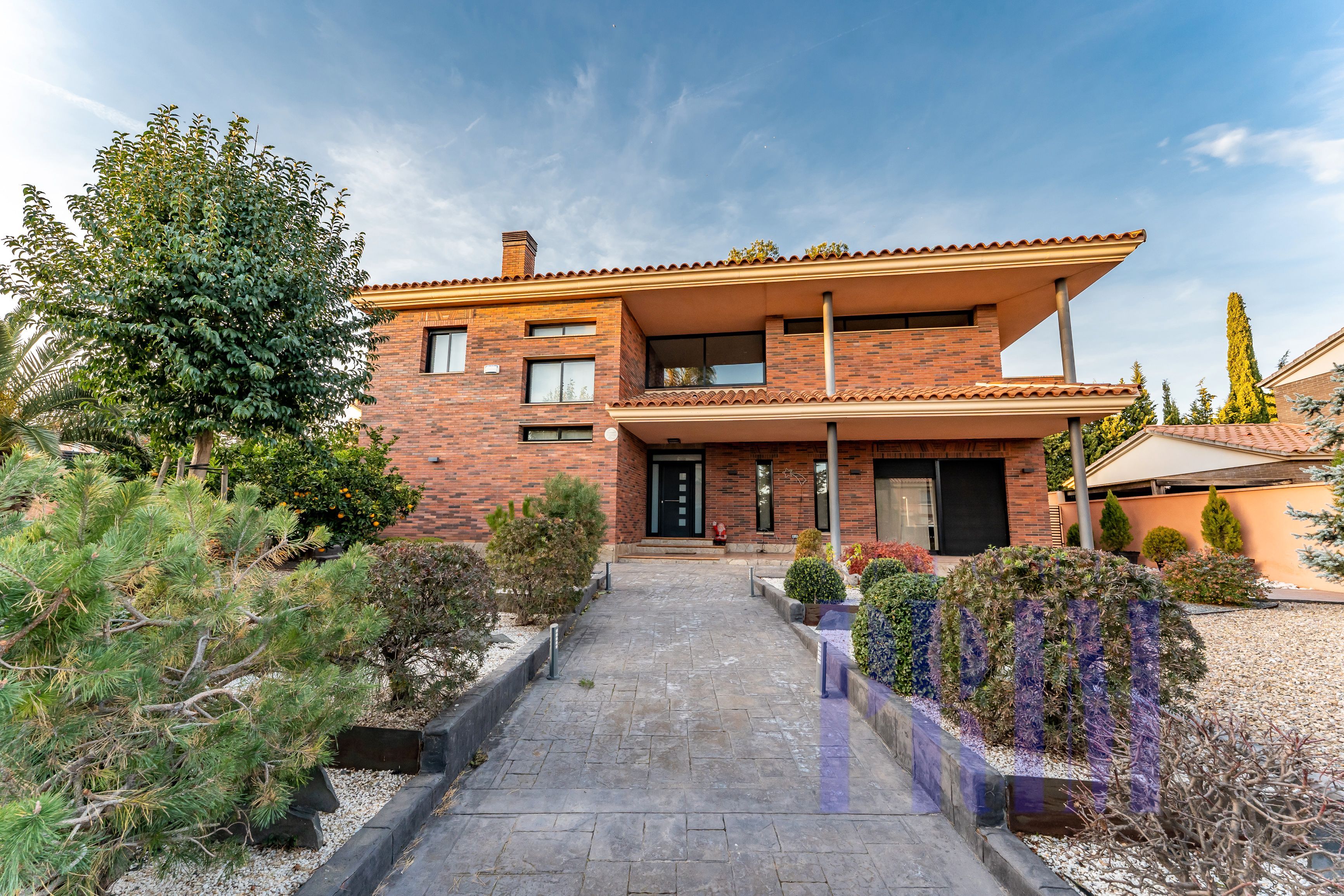 Vista exterior de Casa o xalet en venda en Almoster amb Calefacció, Jardí privat i Terrassa