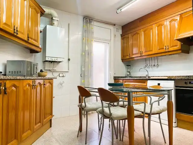 Küche von Einfamilien-Reihenhaus zum Verkauf in Badalona mit Heizung, Terrasse und Balkon