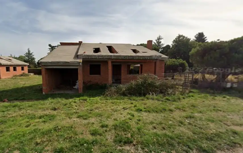 Vista exterior de Edificio en venta en Herradón de Pinares, Ávila