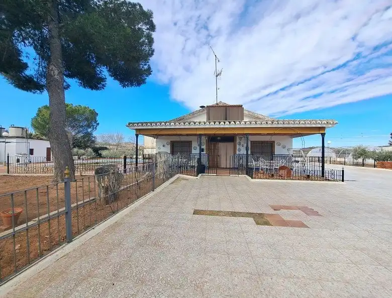 Casa rústica amb piscina en venda a Valdepeñas, imagen 4