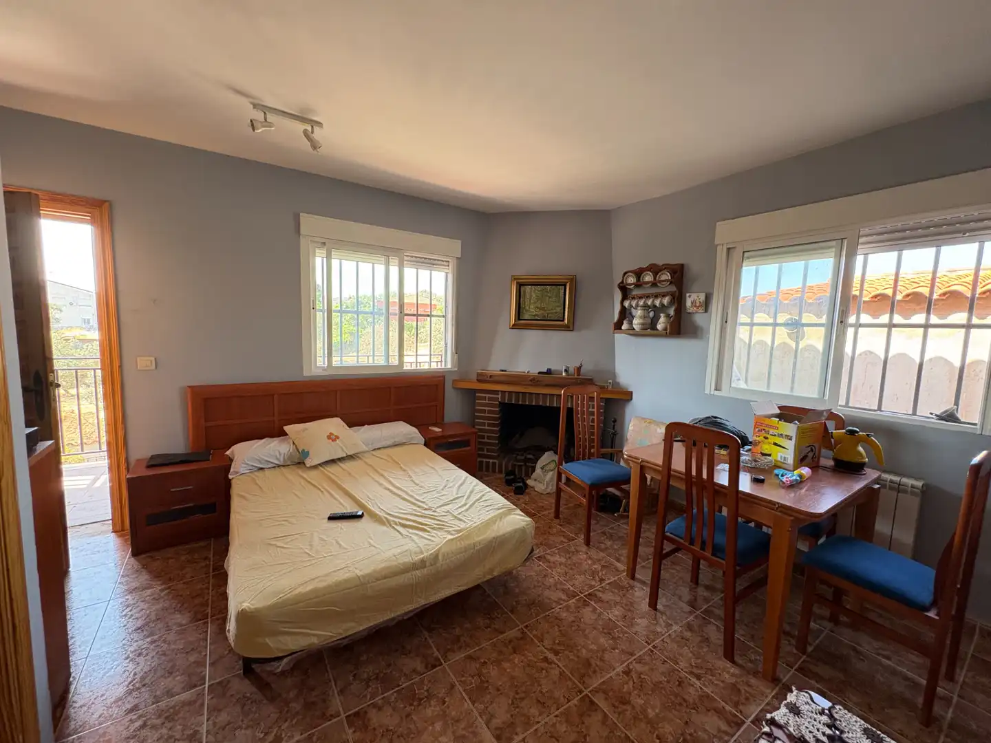 Schlafzimmer von Haus oder Chalet zum Verkauf in Cardiel de los Montes mit Klimaanlage, Heizung und Privatgarten