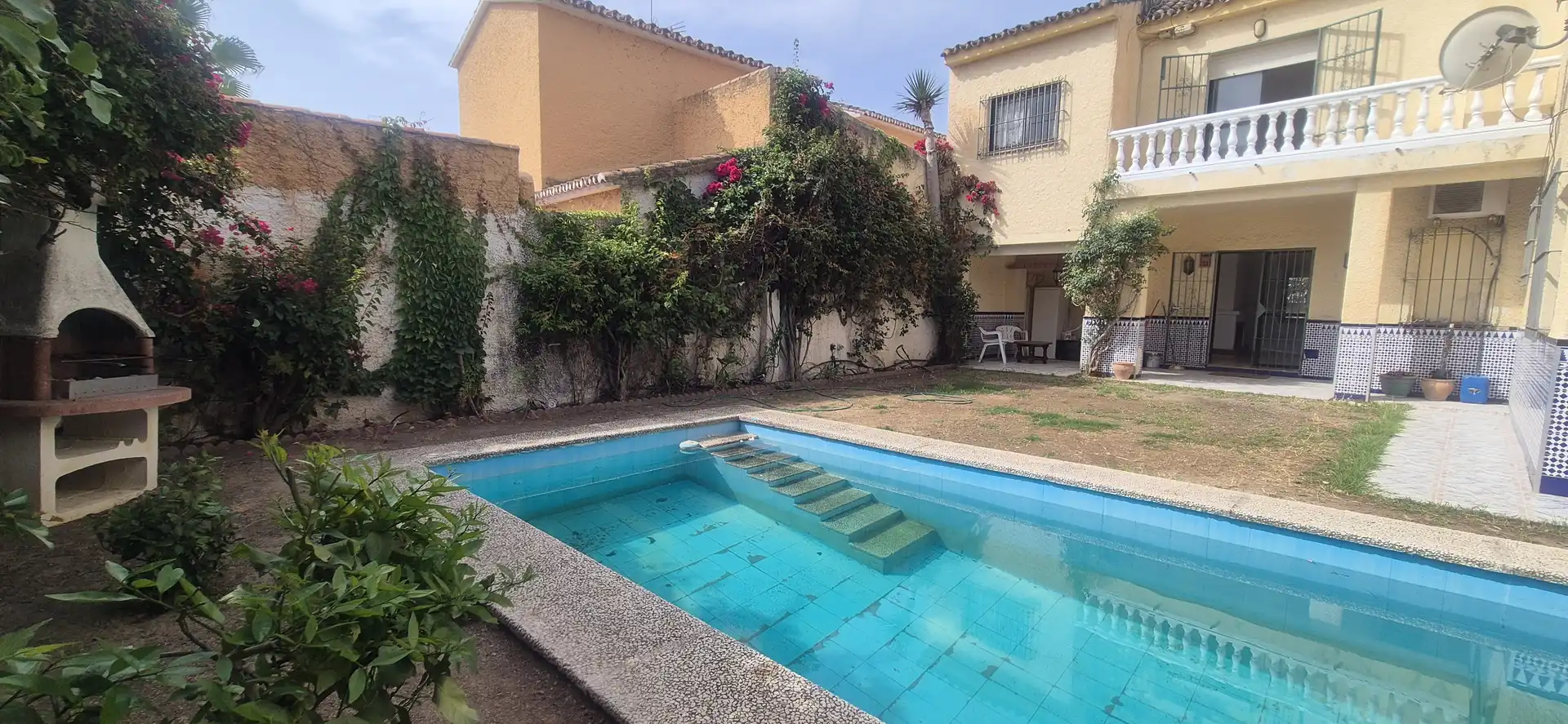 Swimming pool of Detached homes for sale in Benalmádena  with Storage room, Swimming Pool and Balcony