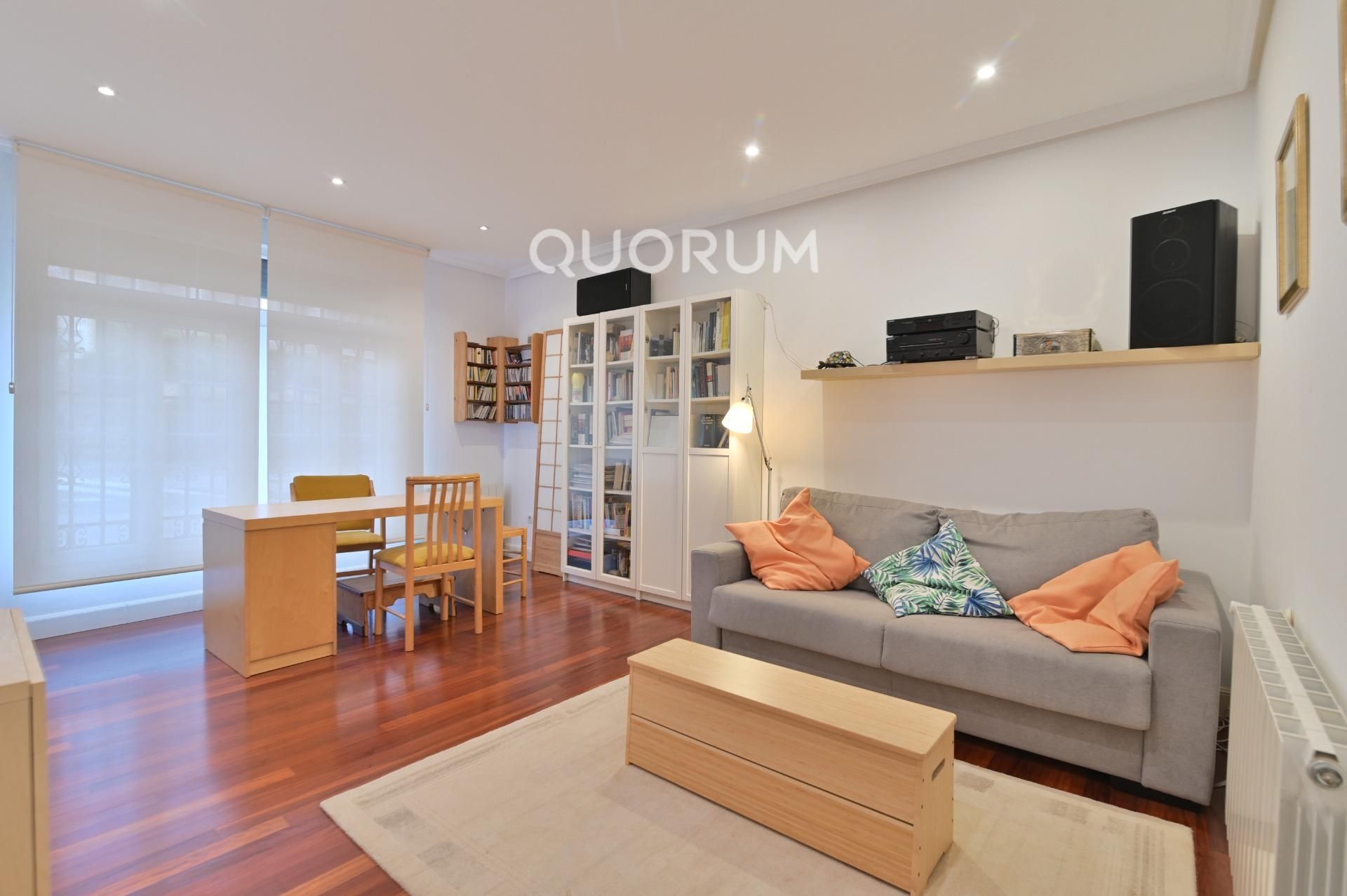 Sala d'estar de Pis en venda en Getxo  amb Calefacció