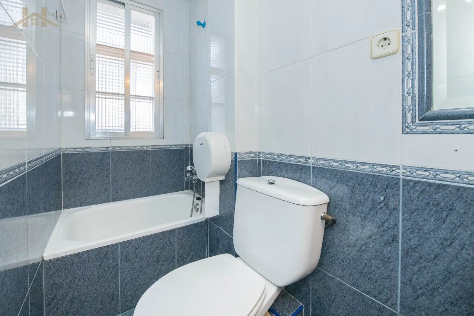 Bathroom of Flat for sale in Leganés  with Heating and Terrace
