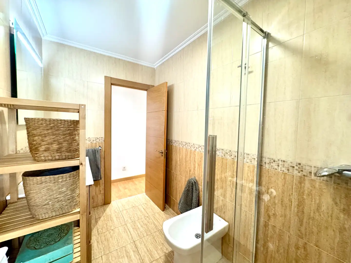 Baño de Piso en venta en Gijón  con Calefacción, Parquet y Horno