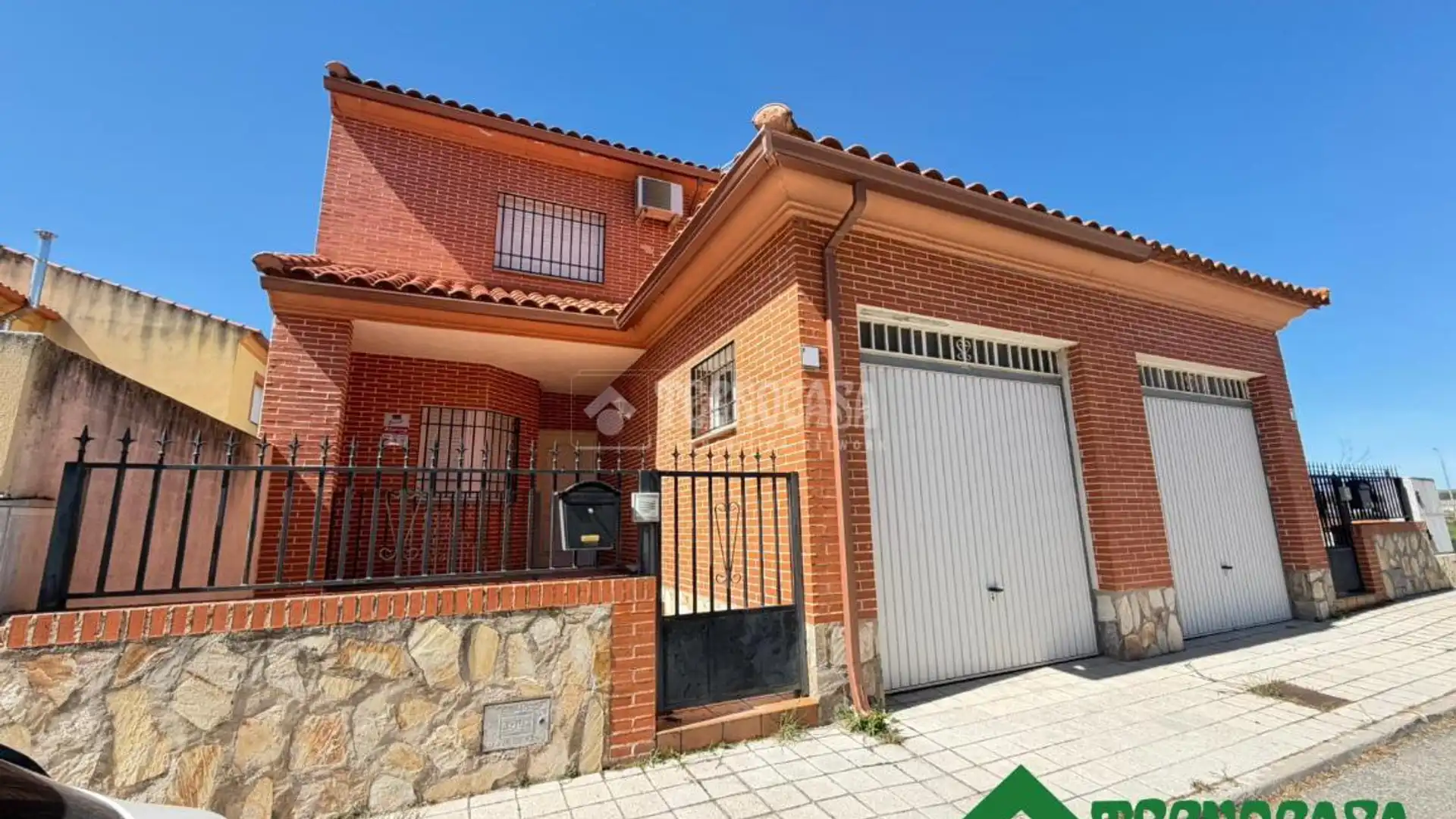 Vista exterior de Casa adosada en venta en Rielves con Aire acondicionado, Jardín privado y Terraza