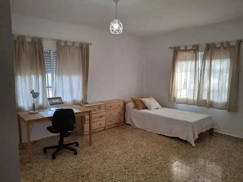 Habitación de Casa o chalet en venta en Torrent con Aire acondicionado, Jardín privado y Terraza