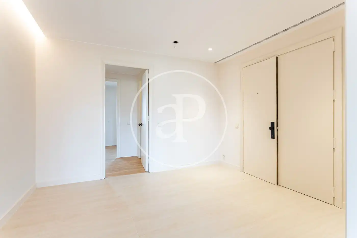 Flat for rent in Barcelona  with Air Conditioner, Heating and Private garden