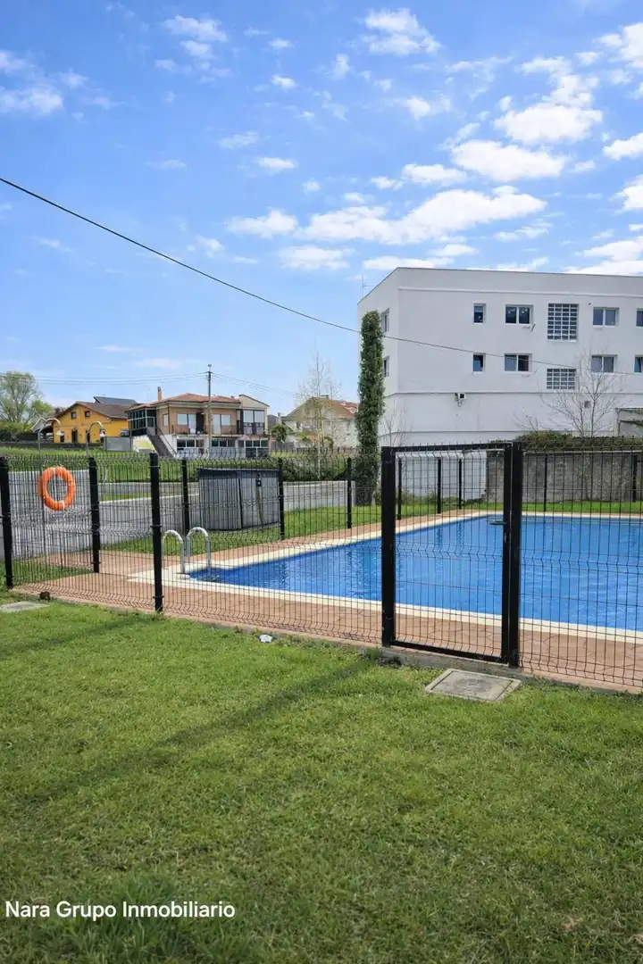 Piscina de Pis en venda en Meruelo amb Calefacció, Jardí privat i Terrassa