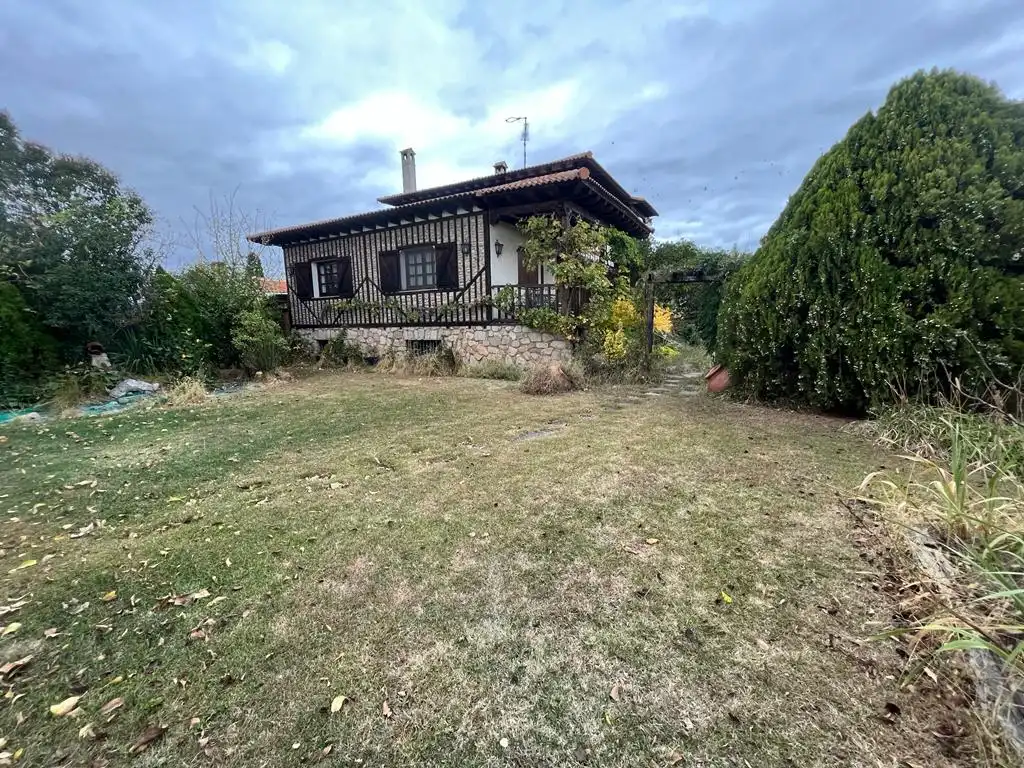 Xalet amb jardí en venda a Calle Olmos 3, imagen 2