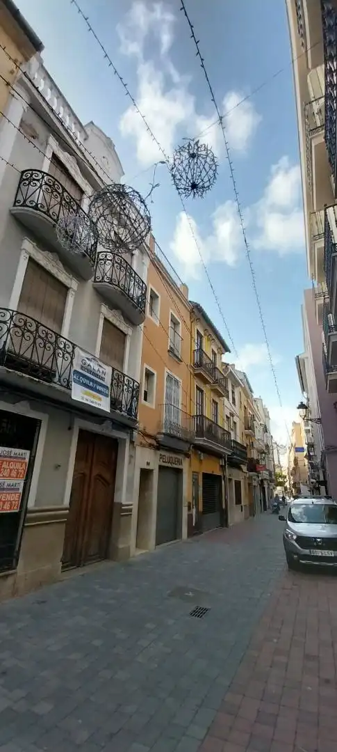 Außenansicht von Einfamilien-Reihenhaus zum Verkauf in Alzira