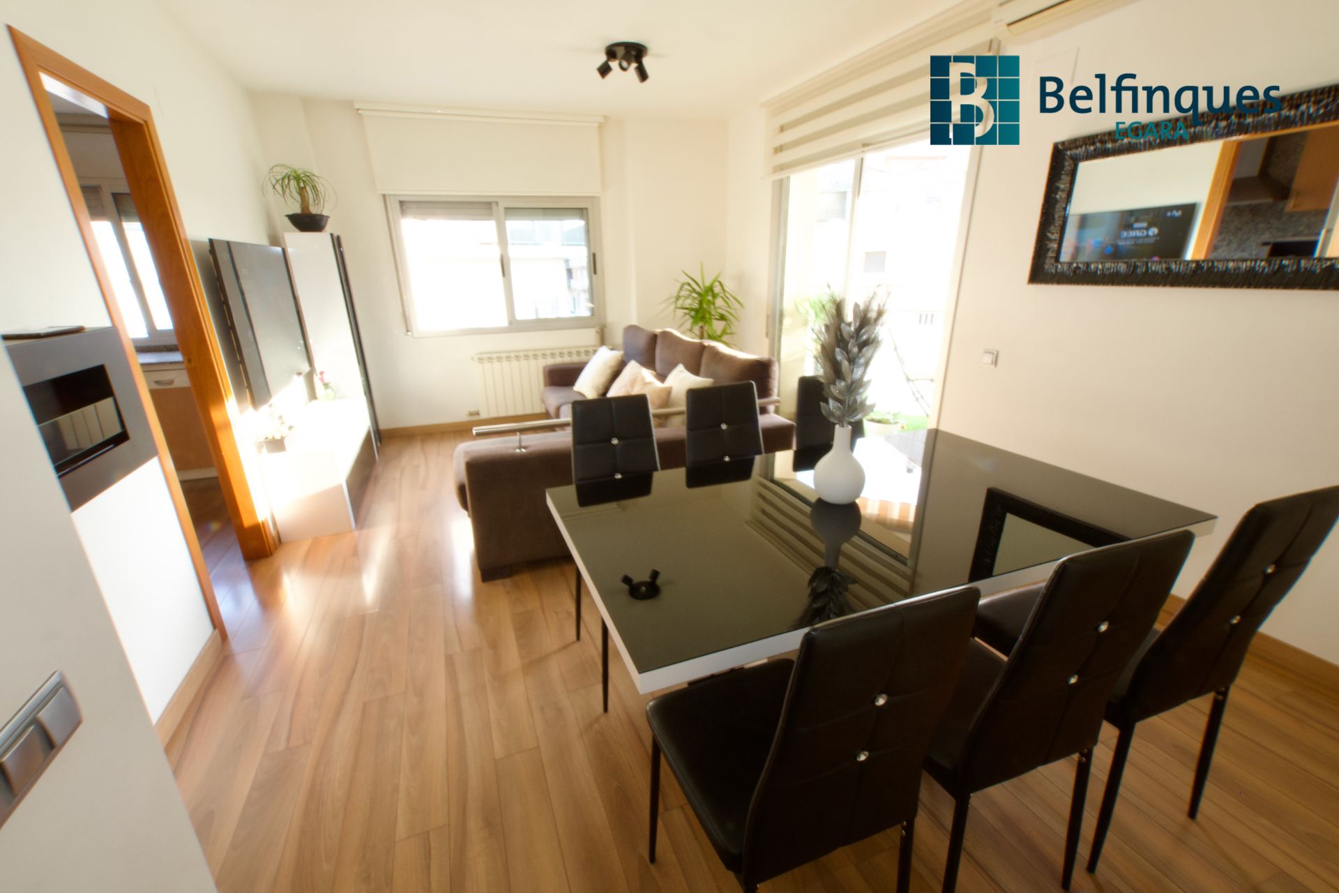 Living room of Flat for sale in Terrassa  with Air Conditioner, Heating and Parquet flooring