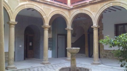 Magnifica vivienda en un edificio del S.XVI en pleno casco histórico de Ubeda ciudad patrimonio de la humanidad.
