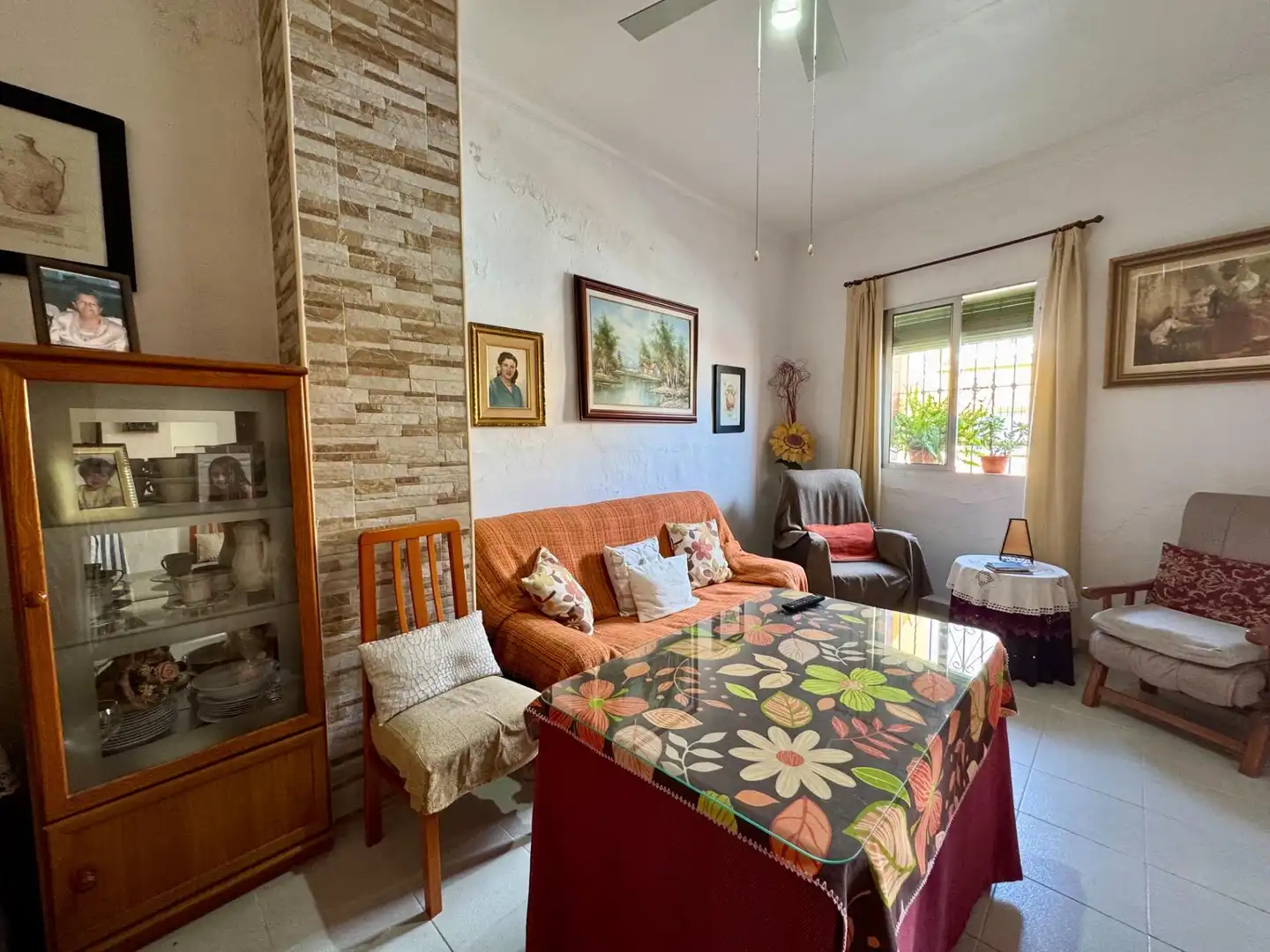 Sala d'estar de Casa o xalet en venda en Cruz de Humilladero