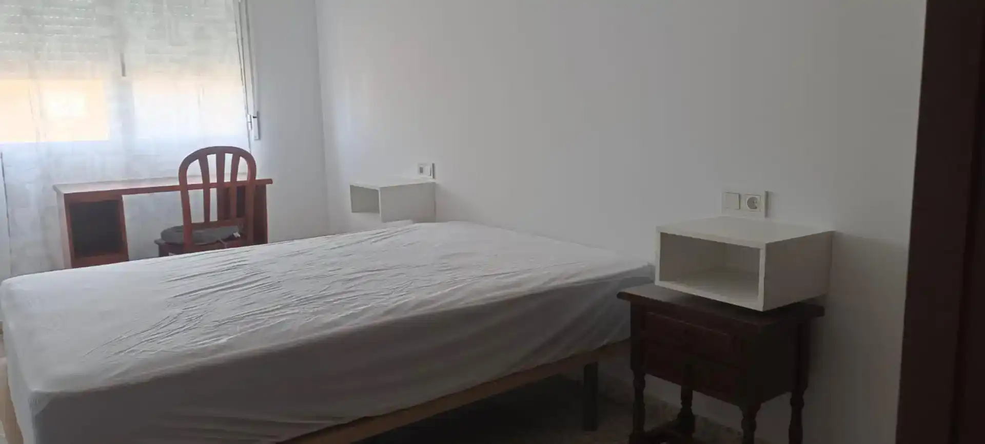 Bedroom of Flat for share in Granada  with Furnished, Oven and Washing machine