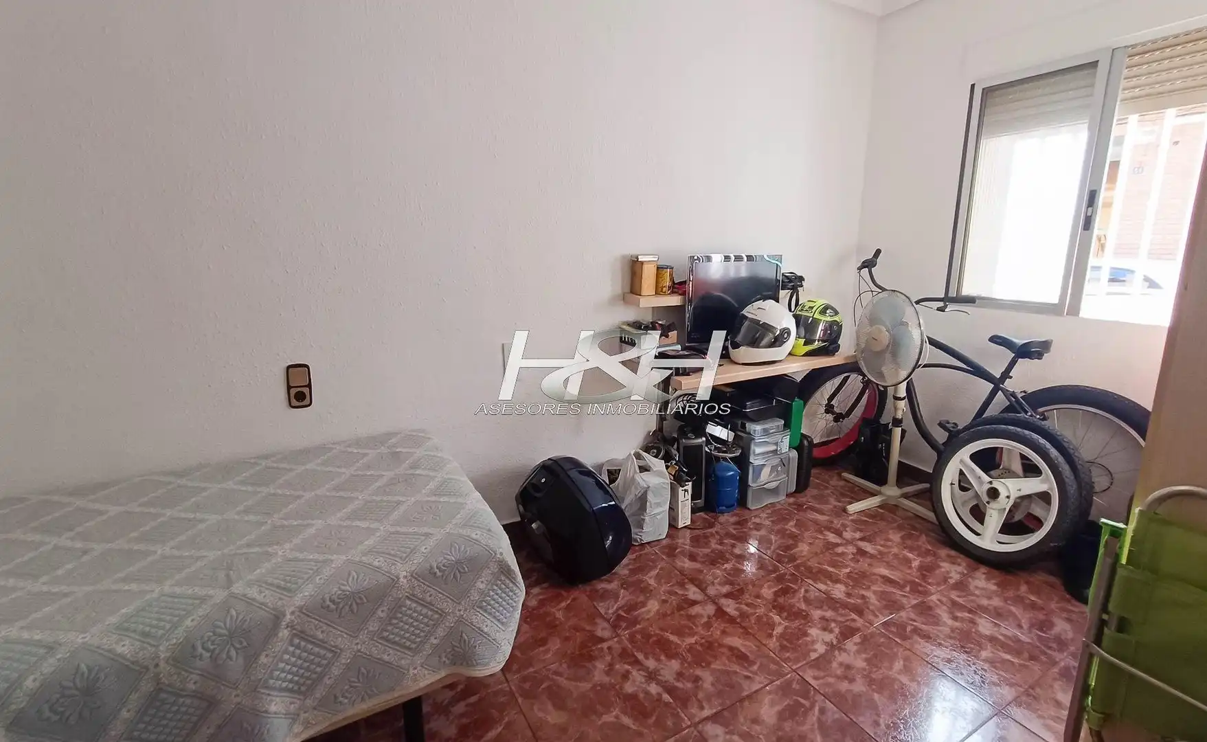 Planta baja en venta en Paterna con Terraza