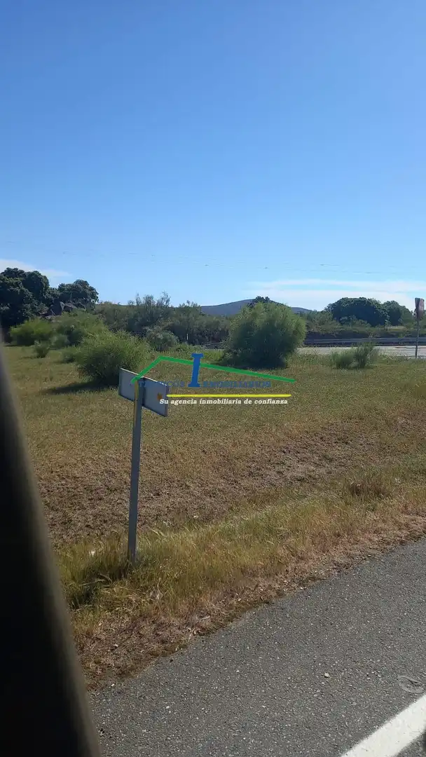 Terreny industrial en venda a Aljucén, Badajoz