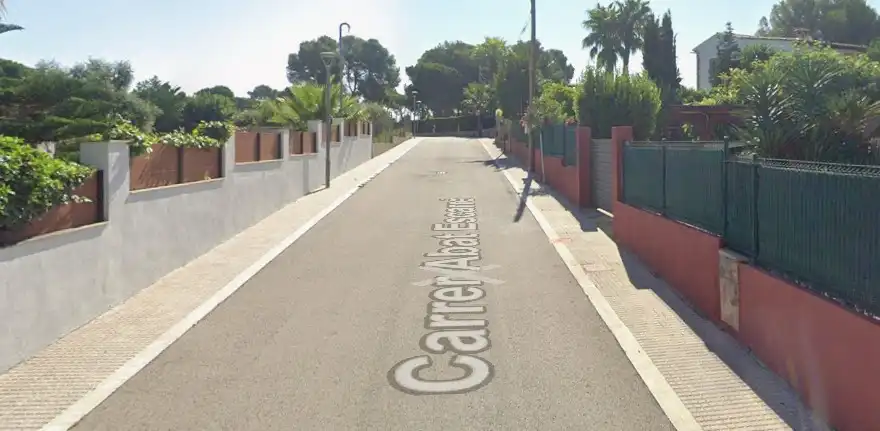 Terreno residencial en venta en Carrer Abat Escarré, imagen 10