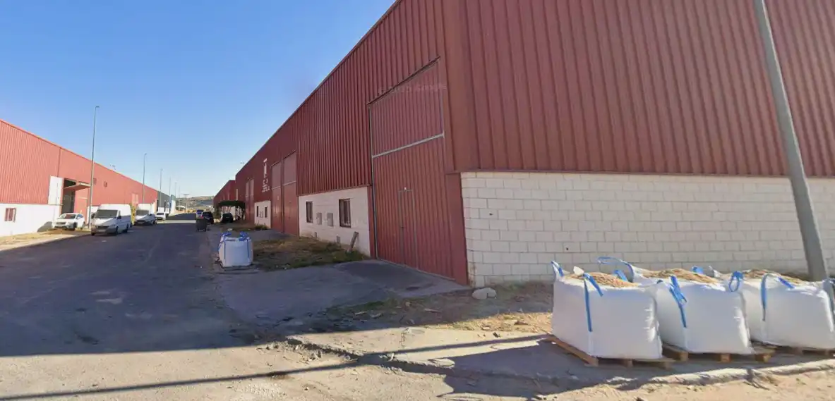 Vista exterior de Nau industrial en venda en Navalmoral de la Mata