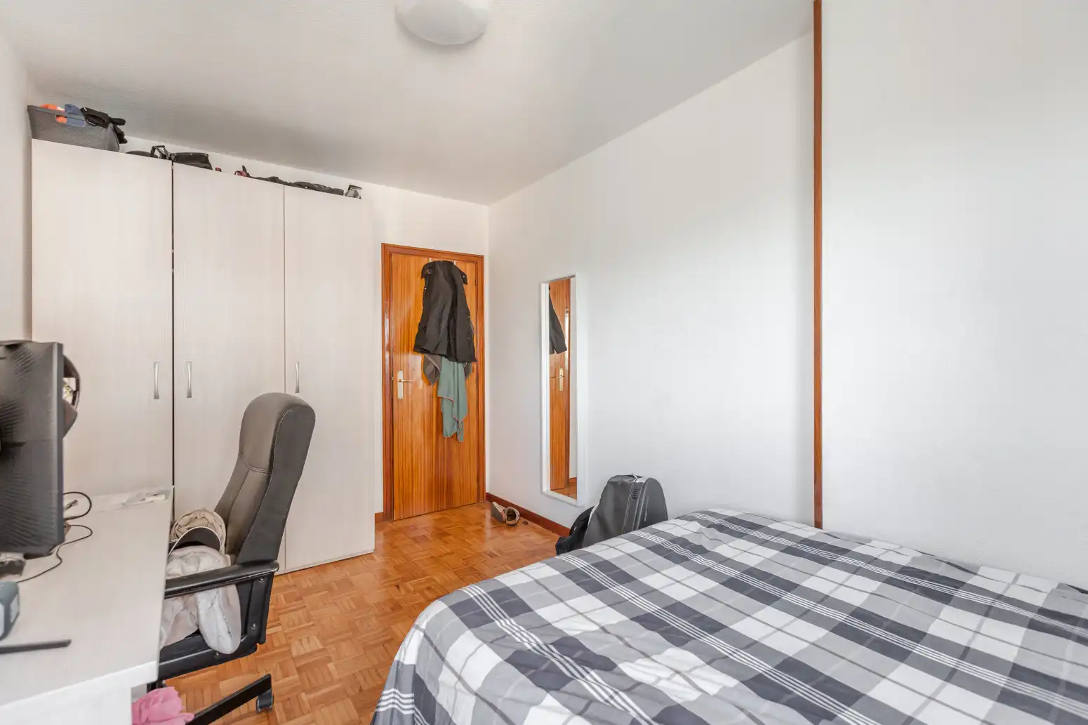 Dormitori de Pis de lloguer en  Pamplona / Iruña amb Calefacció, Parquet i Terrassa