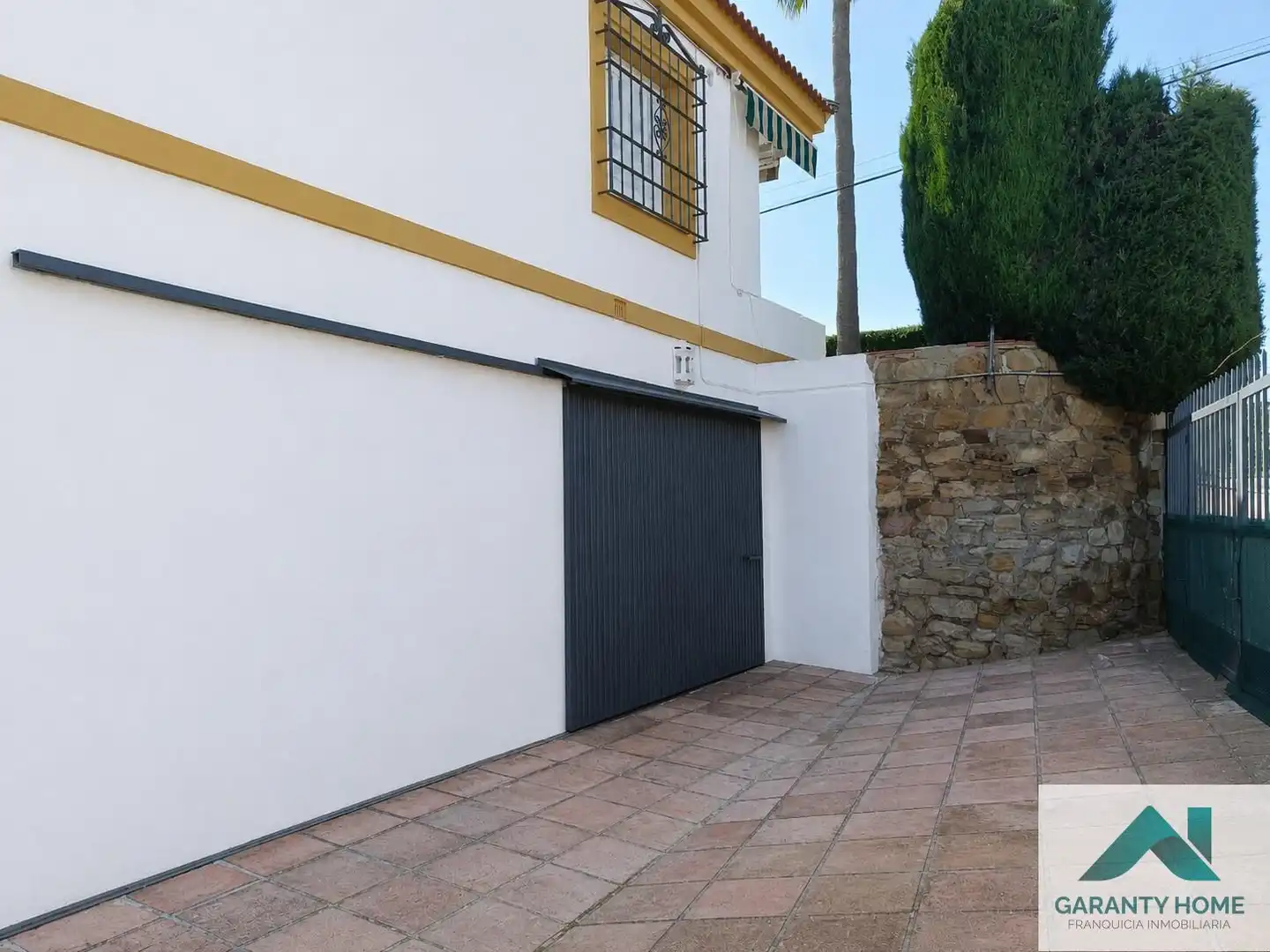 Exterior view of Houses for rent in Castro del Río