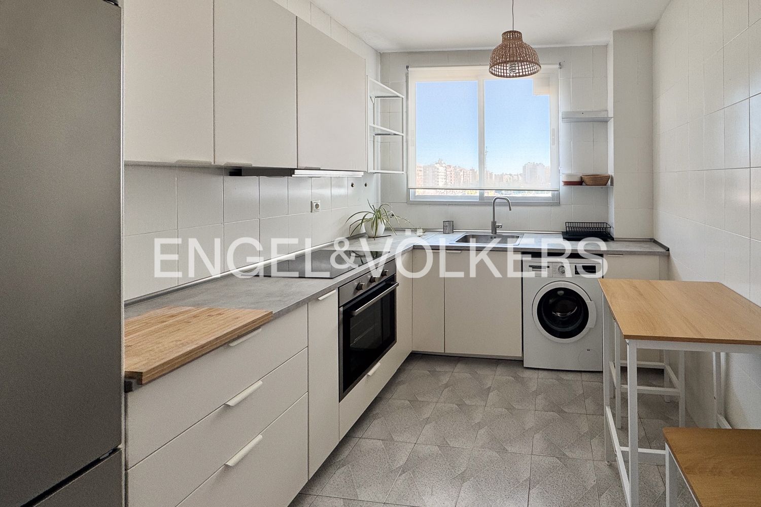 Cuina de Apartament de lloguer en  Valencia Capital amb Calefacció, Moblat i Balcó