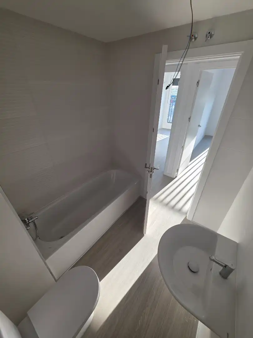 Badezimmer von Wohnung zur Miete in Valdemoro mit Klimaanlage, Heizung und Terrasse