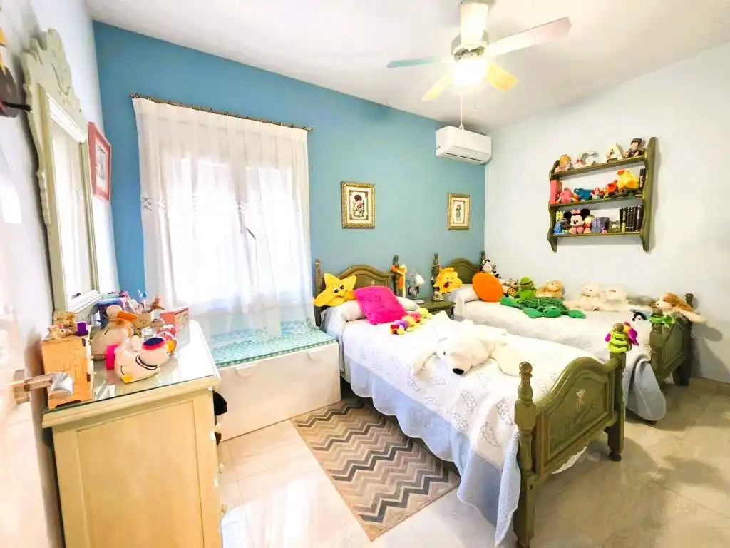 Dormitori de Casa o xalet en venda en Málaga amb Aire condicionat, Jardí privat i Terrassa