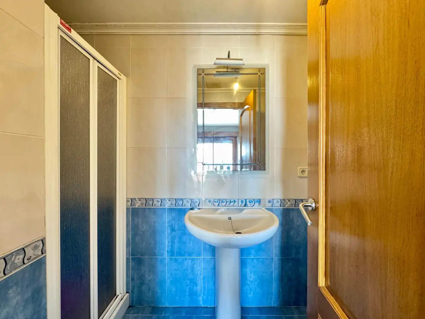 Badezimmer von Wohnung zum Verkauf in O Grove   mit Heizung, Terrasse und Abstellraum