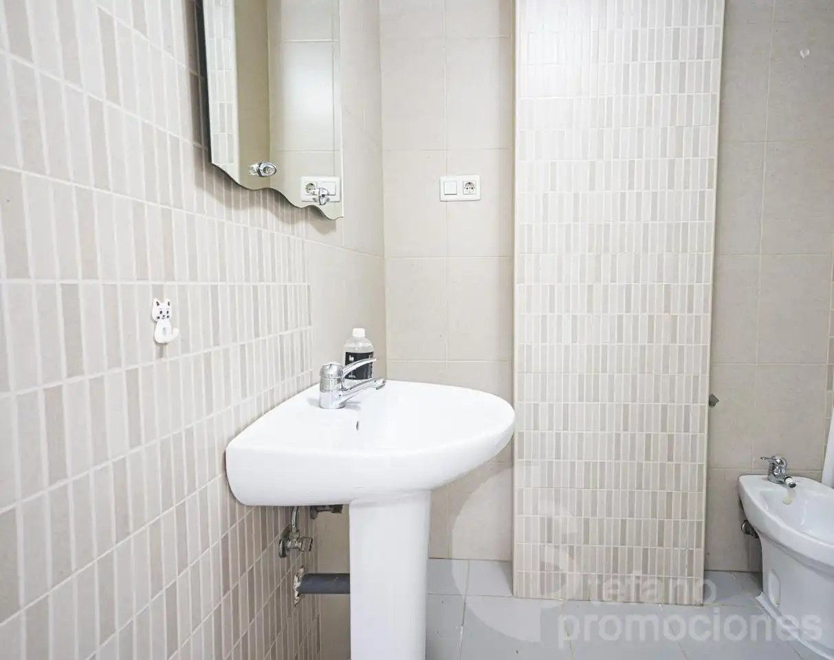Baño de Piso en venta en Málaga con Aire acondicionado, Terraza y Piscina comunitaria