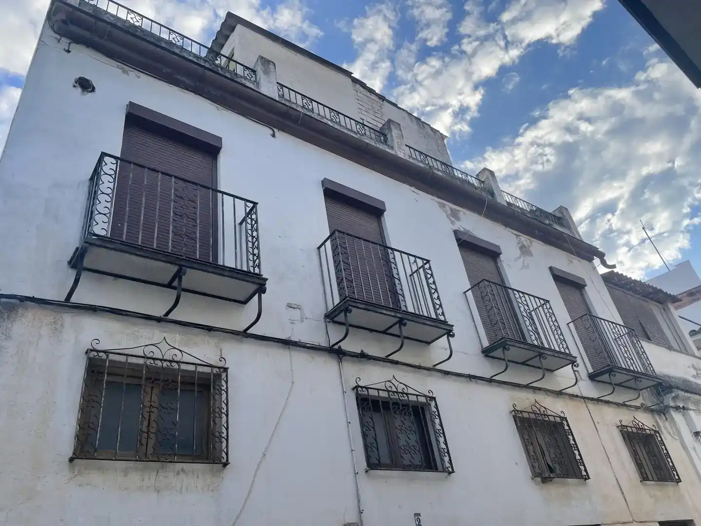 Vista exterior de Pis en venda en Adamuz amb Aire condicionat i Balcó