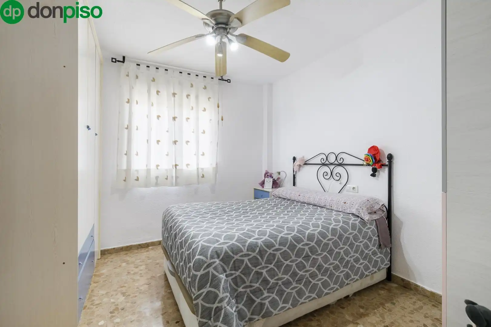 Habitación de Casa adosada en venta en Vegas del Genil con Terraza y Piscina comunitaria