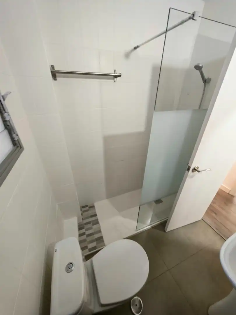Badezimmer von Wohnung zur Miete in Sur