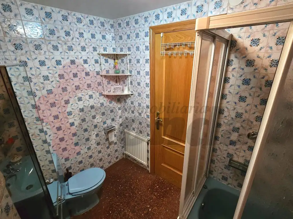 Bathroom of Flat for sale in Lugo