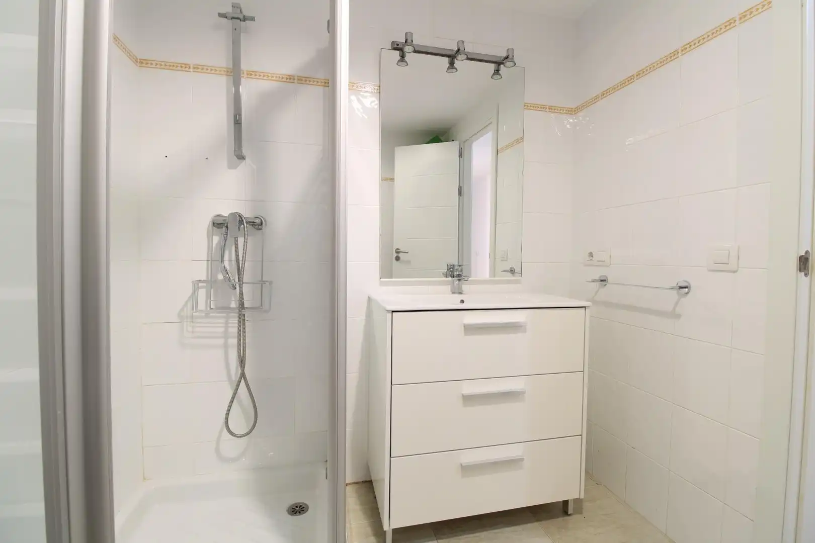 Baño de Apartamento en venta en Cullera con Calefacción, Jardín privado y Terraza