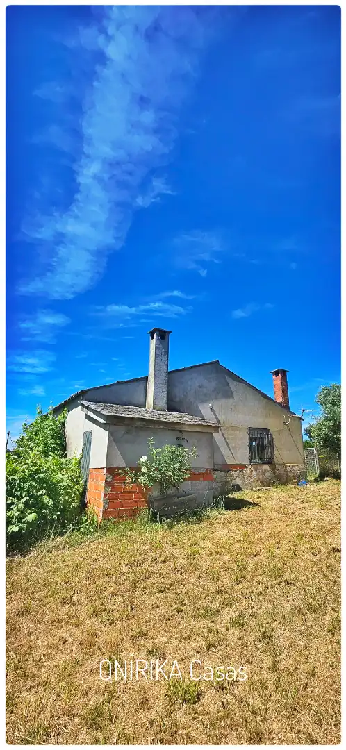 Exterior view of Houses for sale in Sarria  with Private garden, Storage room and Furnished