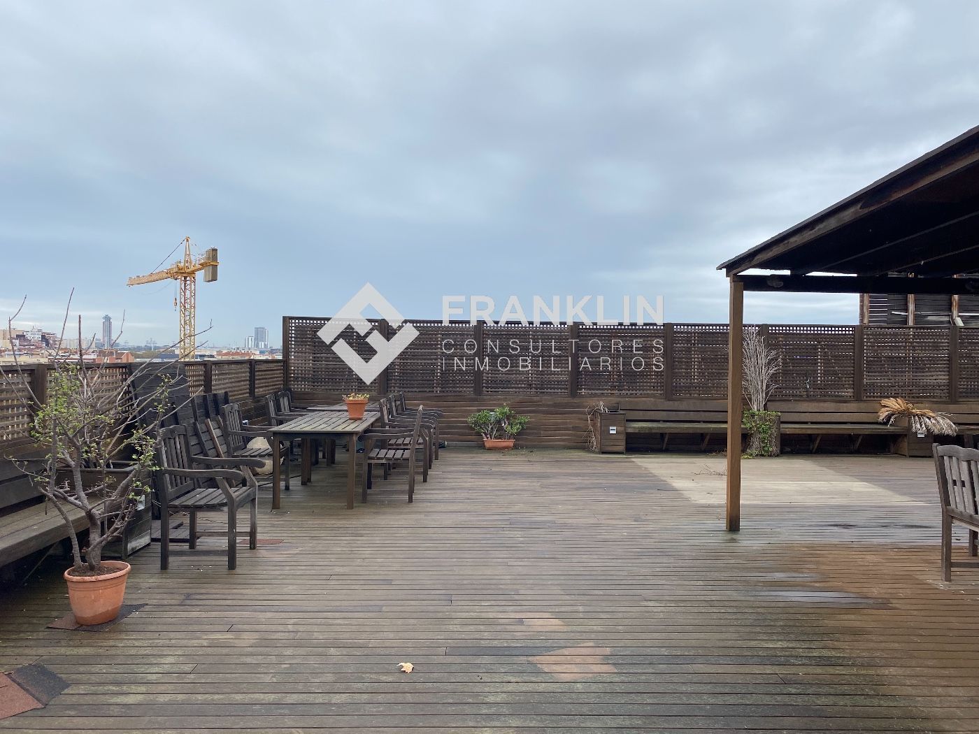 Terrassa de Nau industrial de lloguer en Cornellà de Llobregat