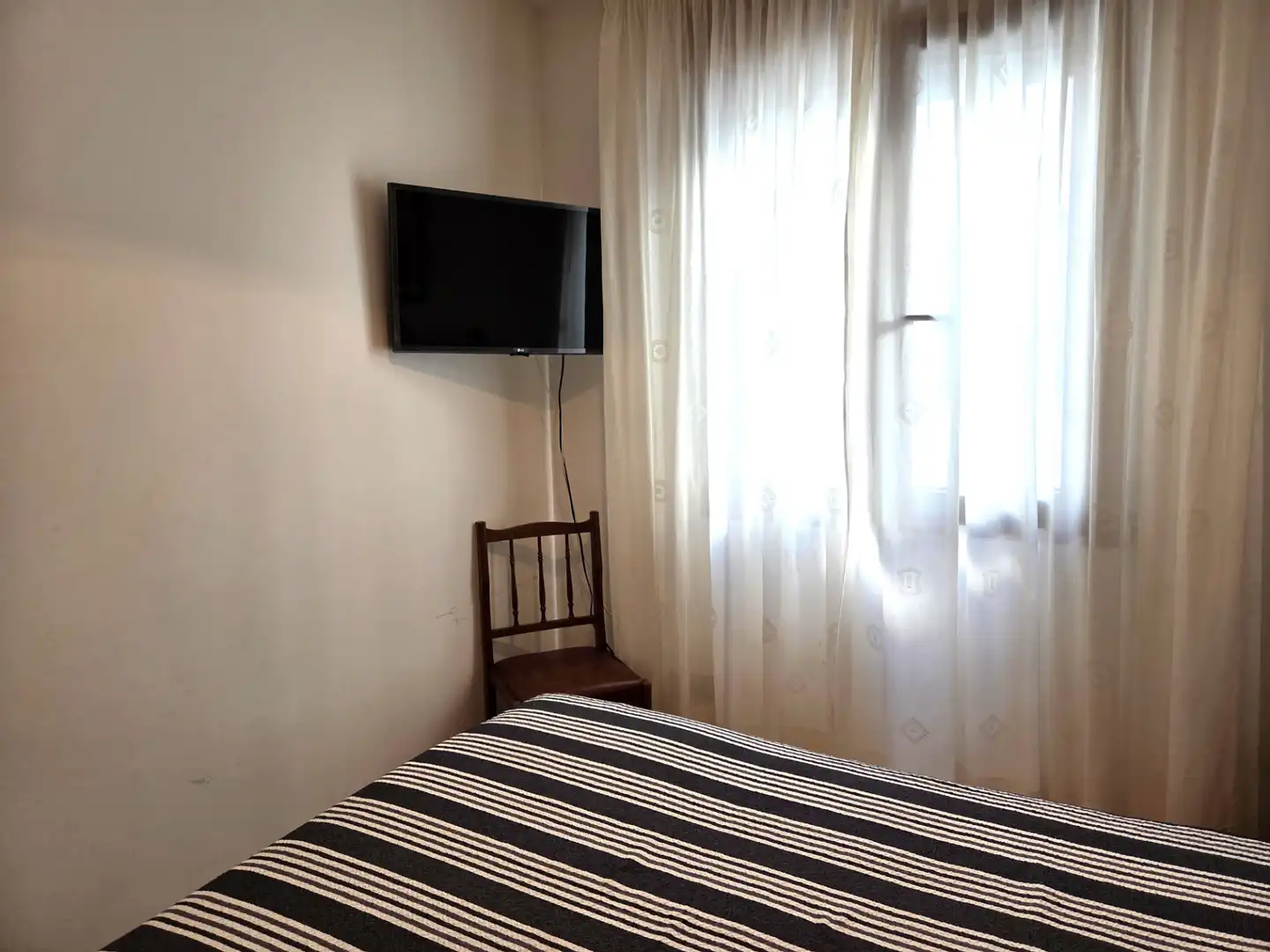 Schlafzimmer von Wohnungen zur Miete in Sanxenxo mit Terrasse, Möbliert und Ofen