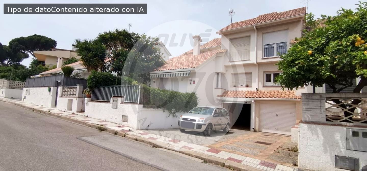 Vista exterior de Casa adosada en venda en Castell-Platja d'Aro amb Jardí privat, Terrassa i Moblat