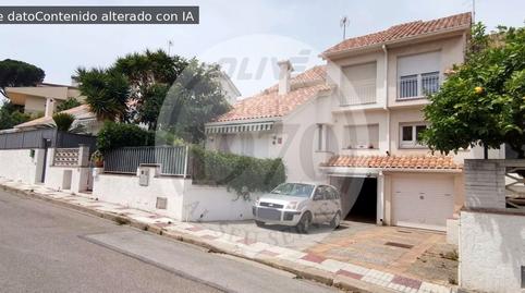 Foto 2 de Casa adosada en venda a Fenals, Girona