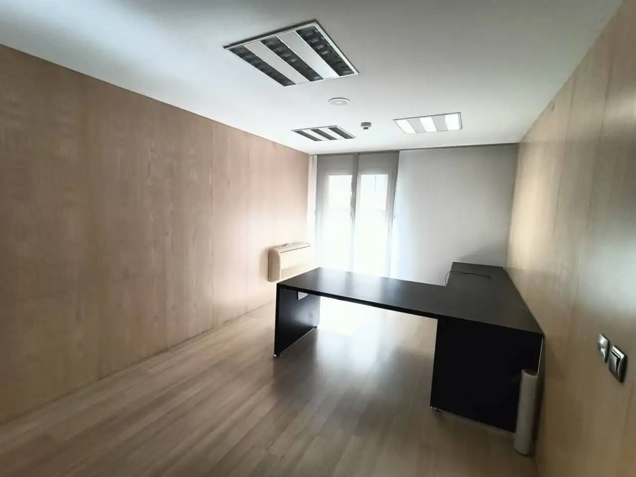 Office for rent in Girona  with Air Conditioner and Heating