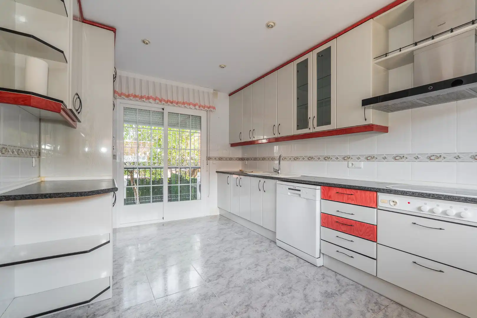 Kitchen of Houses for sale in San Agustín del Guadalix  with Air Conditioner, Heating and Private garden