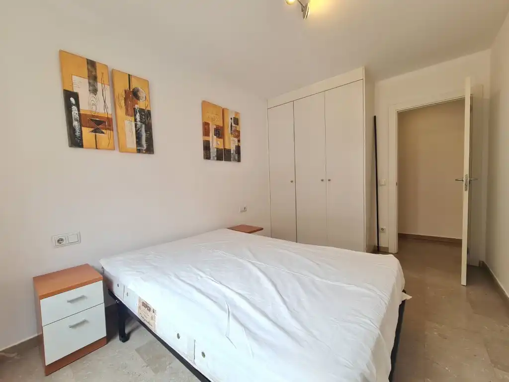 Schlafzimmer von Wohnung zur Miete in Girona