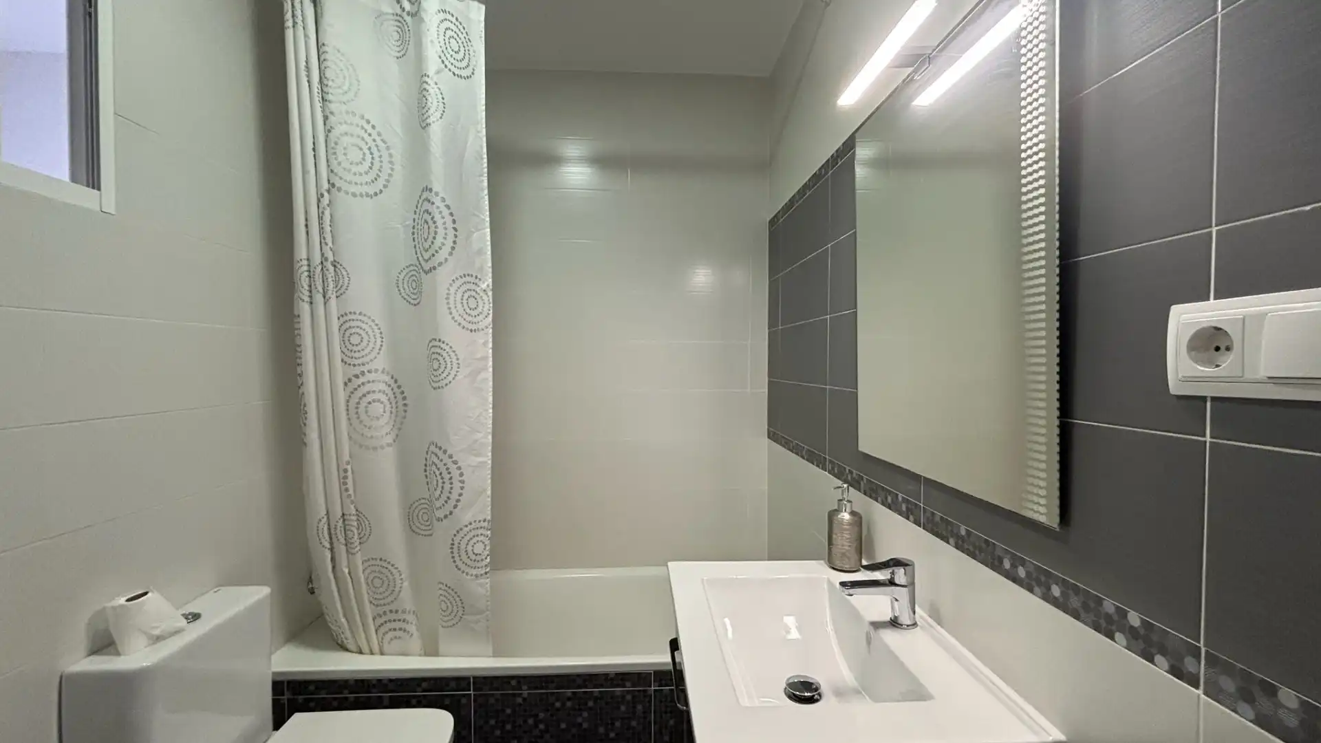 Baño de Casa adosada en venta en Cartagena con Aire acondicionado, Terraza y Amueblado