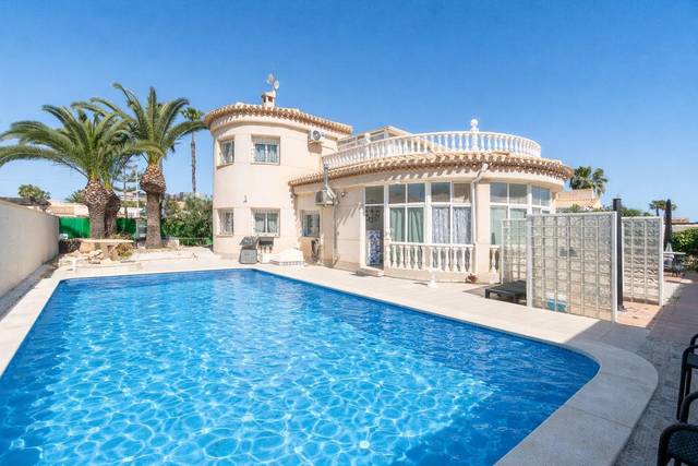 Casa-chalet en Venta en Calle Salvador Dalí en Playa Flamenca