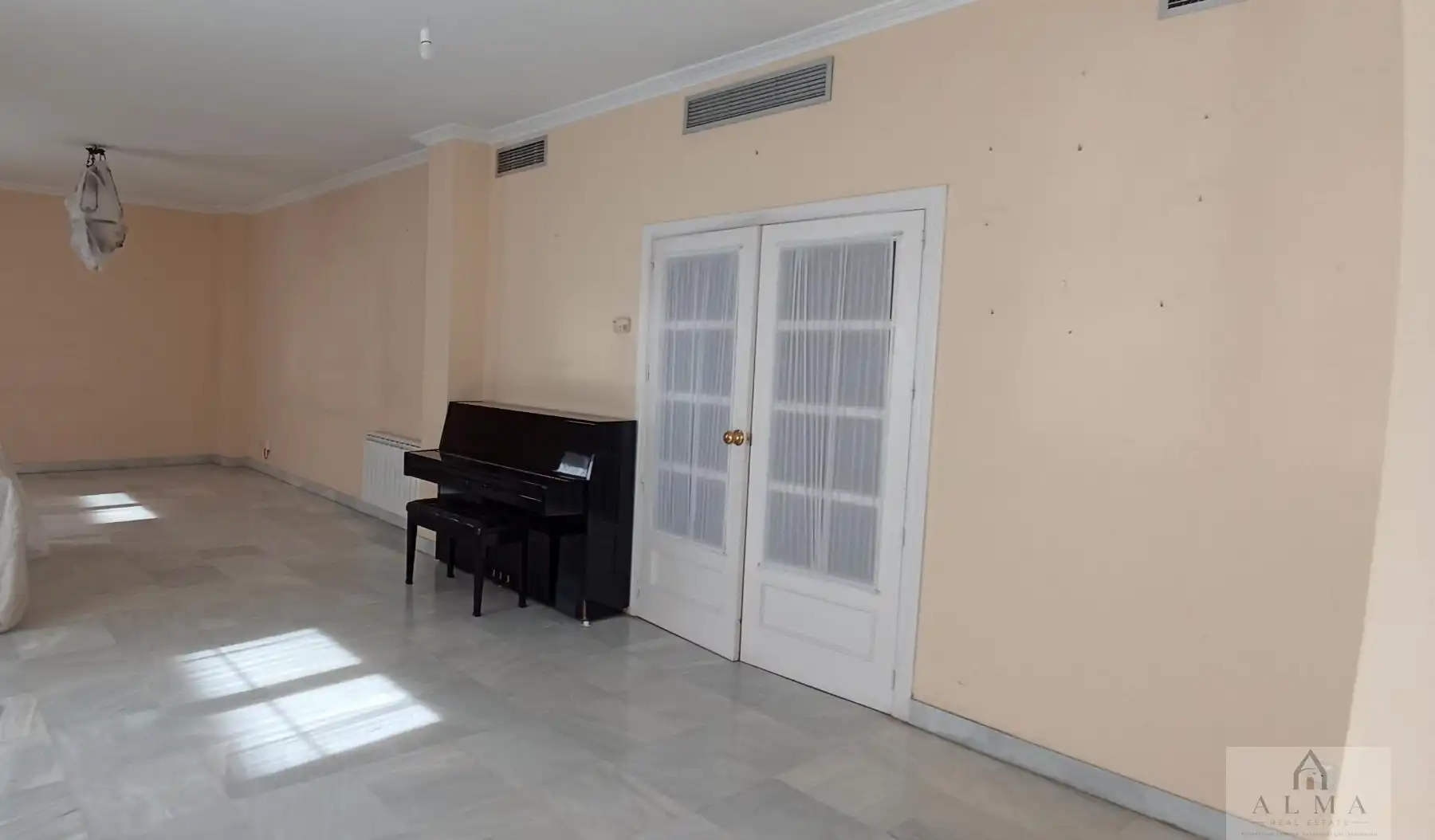 Flat with terrace for sale in Almendralejo
