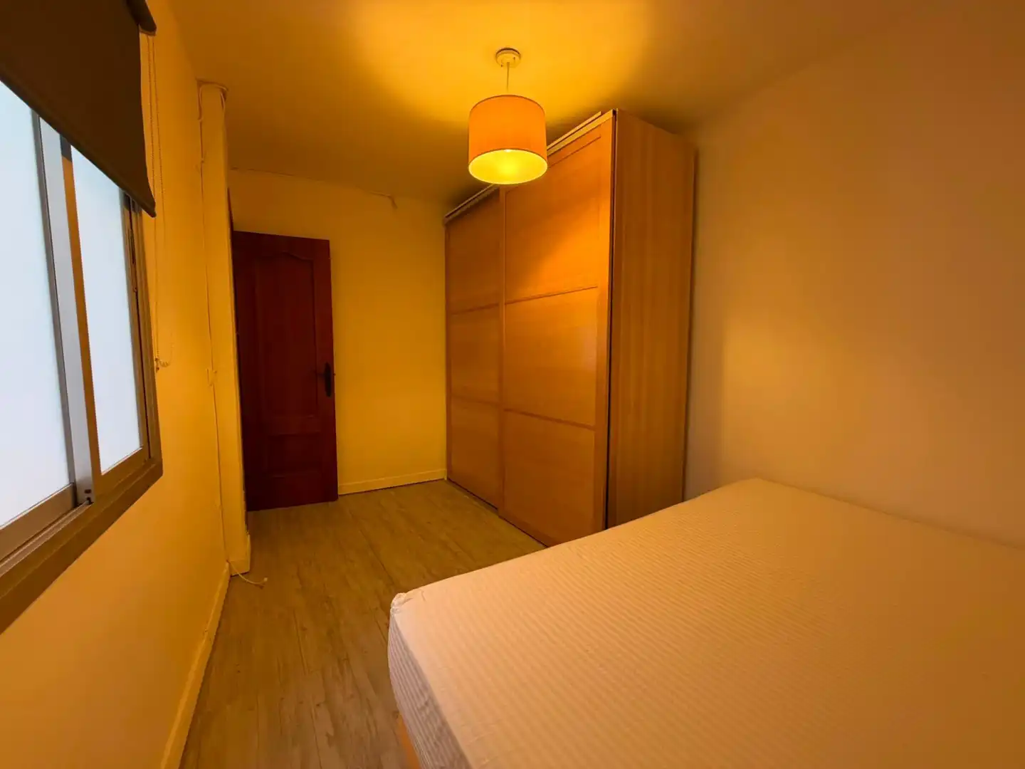 Habitación de Piso de alquiler en Córdoba con Aire acondicionado, Trastero y Amueblado