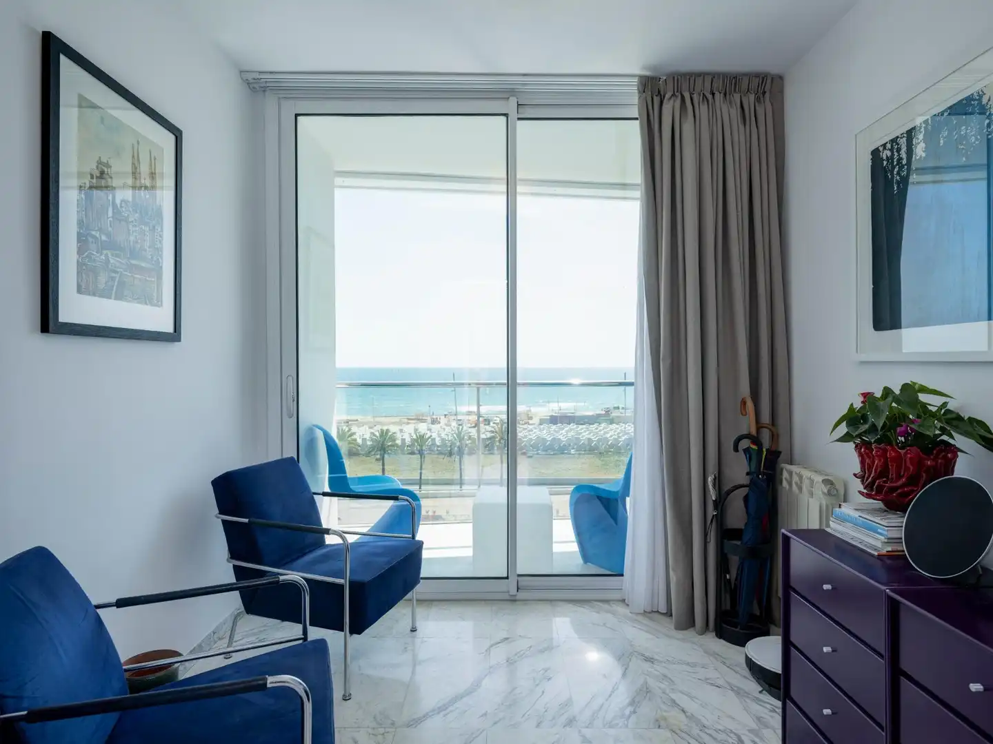 Schlafzimmer von Wohnung zum Verkauf in Barcelona mit Klimaanlage, Heizung und Balkon