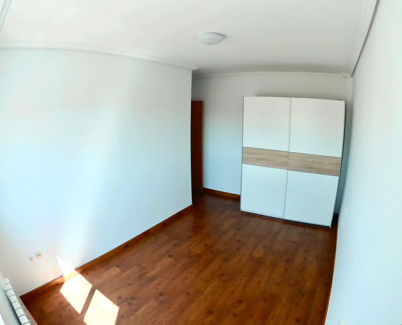 Habitación de Apartamento de alquiler en Albacete con Calefacción, Parquet y Balcón