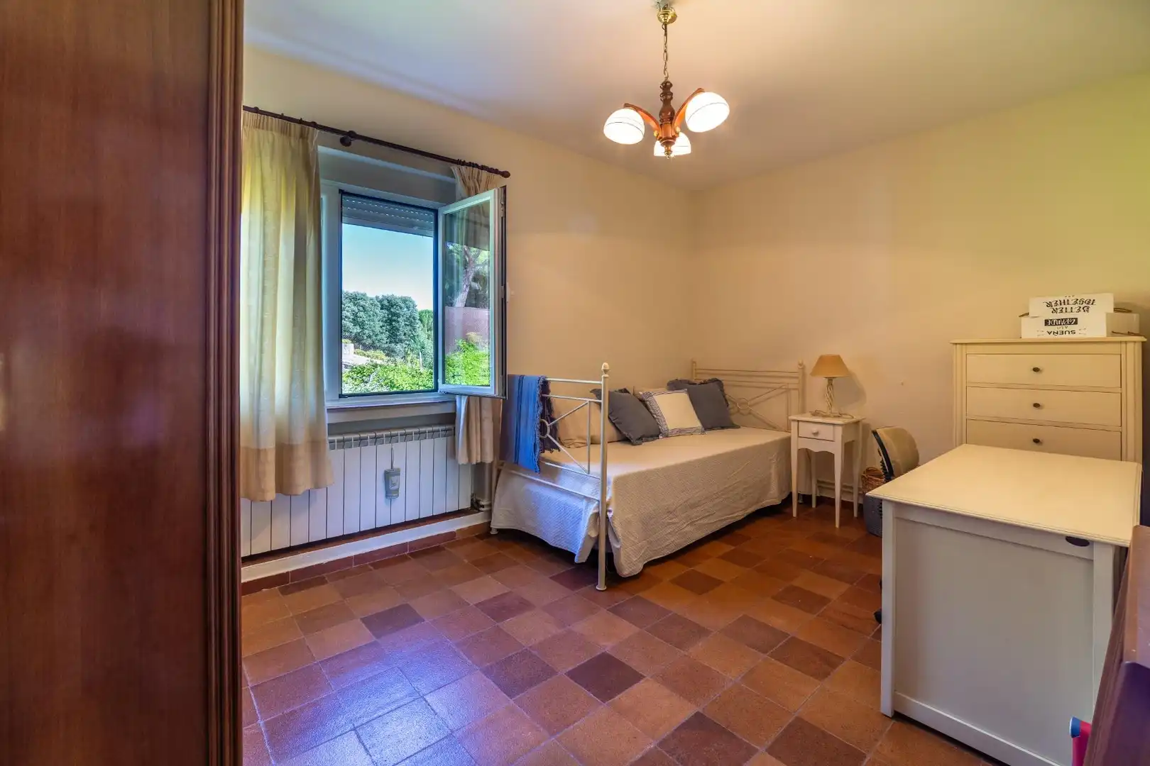 Dormitori de Casa o xalet en venda en Tudela de Duero amb Calefacció, Jardí privat i Terrassa